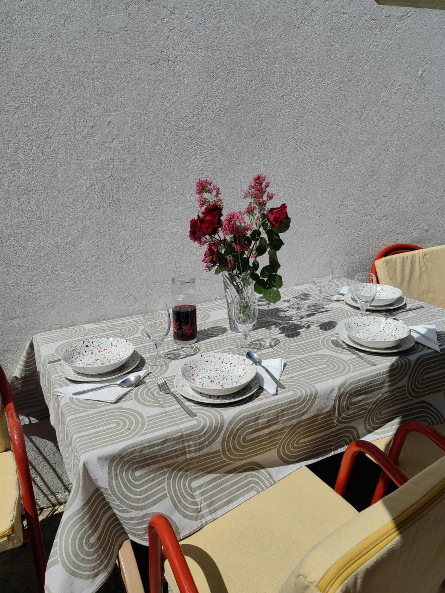 Bor - The Entire Home With Sea View 울친 외부 사진