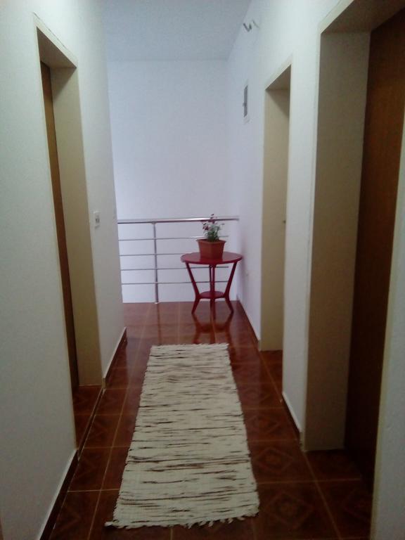 Bor - The Entire Home With Sea View 울친 외부 사진
