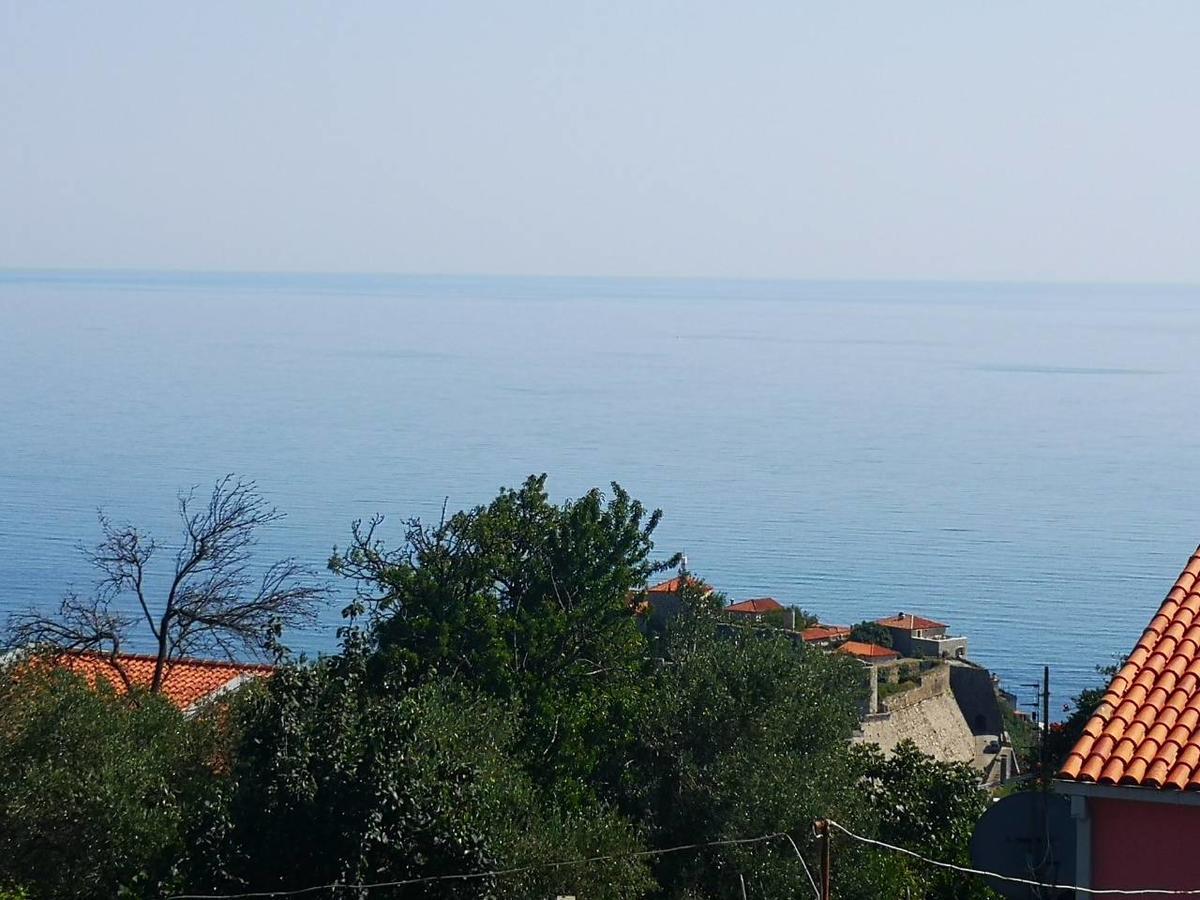 Bor - The Entire Home With Sea View 울친 외부 사진